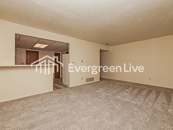 5th image of 2476 Spring Valley Rd