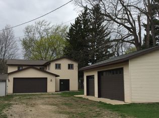 118 W Sherwood St, Decatur, MI 49045