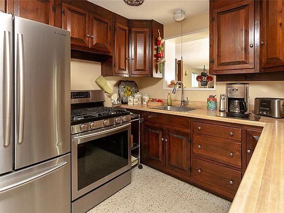 5th image of 729 Garden City Dr