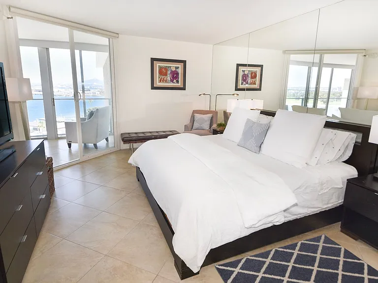 1820 Avenida Del Mundo #805 — Photo 11