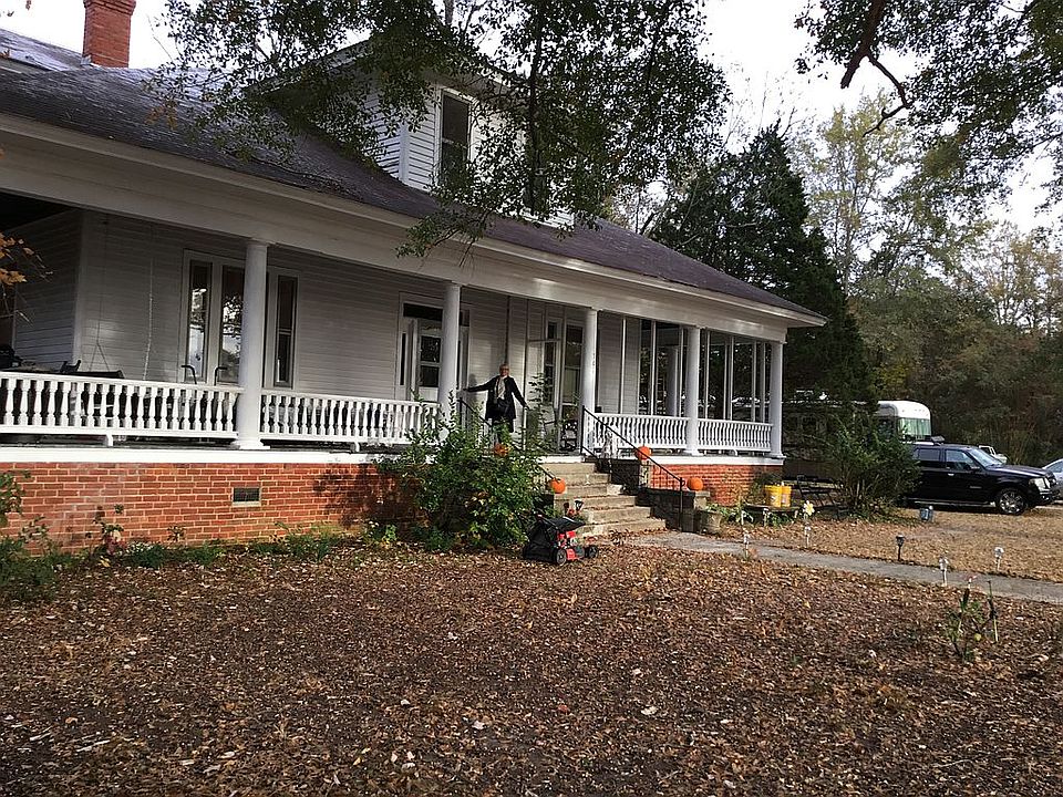 2nd image of 702 N Church St
