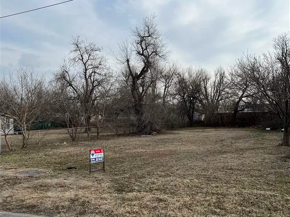 207 W Kansas Ave, Cyril, OK 73029