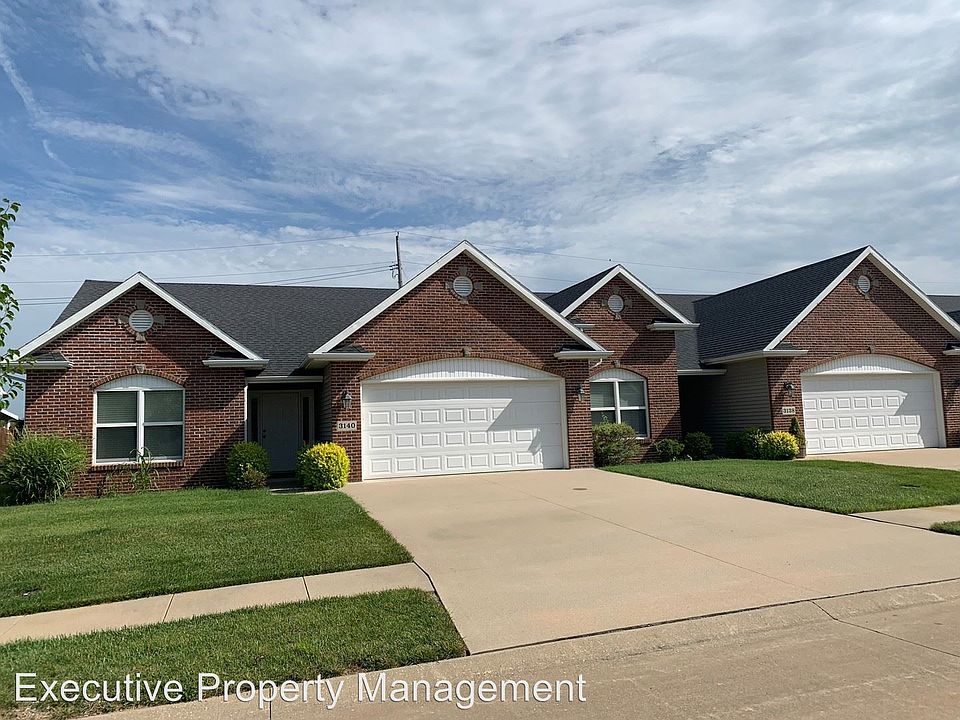 1st image of 3140 Park Place Dr