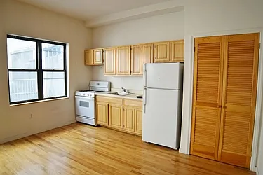 Rented by R New York