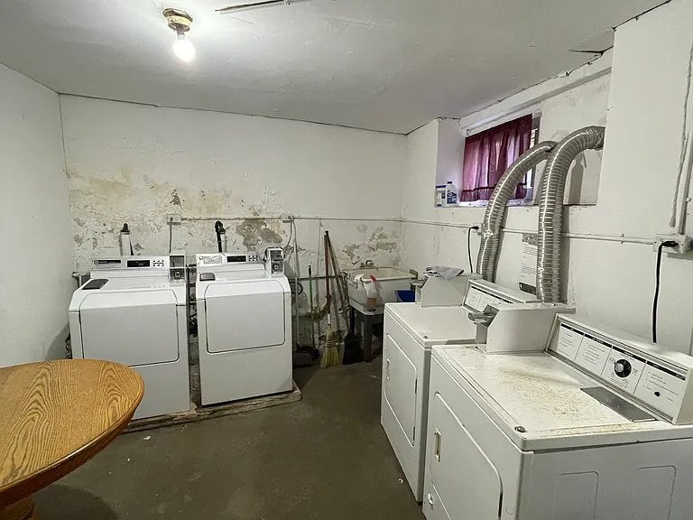 127-129 Grafton Ave #3 — Photo 10