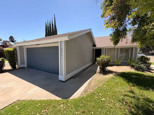 907 E Oakridge Ave, Visalia, CA 93292