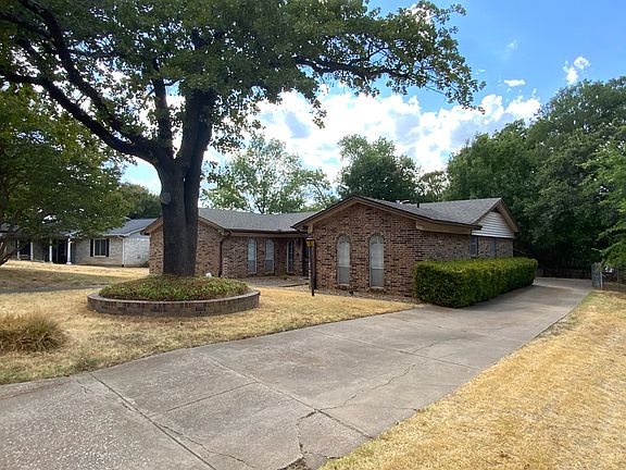 3rd image of 714 Vail Dr