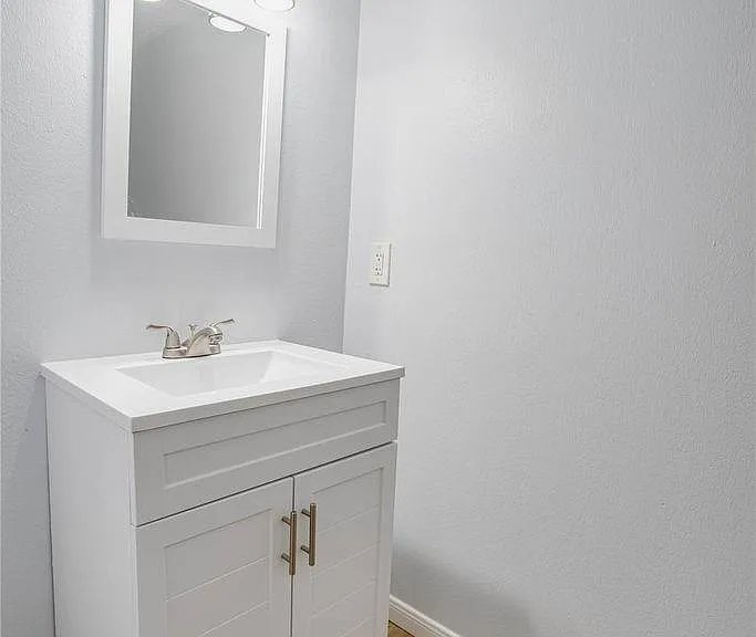 605 Jeff Davis Ct — Photo 7