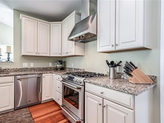 4th image of 179 Sweetwater Dr