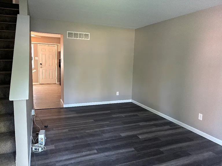 2 Buckingham Pl — Photo 5
