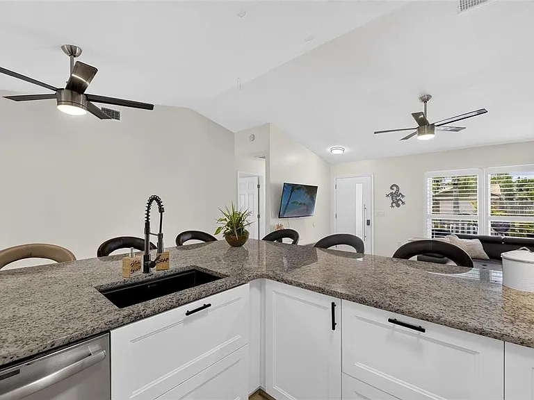 614 Stillview Cir — Photo 20