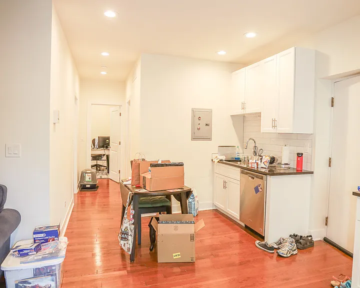 652 W Roscoe St #103 — Photo 3