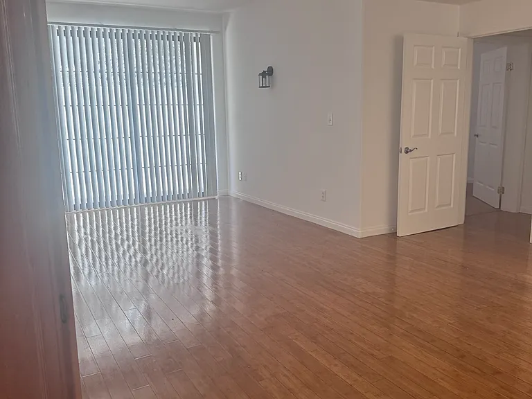 Aqua Vista Apartments — Photo 11