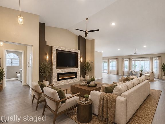 3rd image of 24 Myrtle Beach Dr