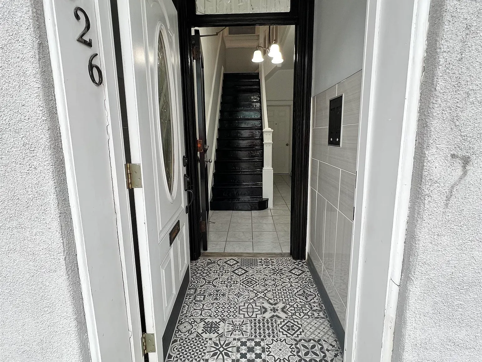 4 bed, 1.0 bath, $3,300 — Photo 3