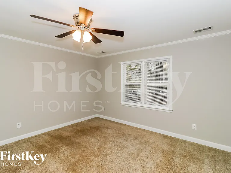 687 Crab Tree Ct SW — Photo 9
