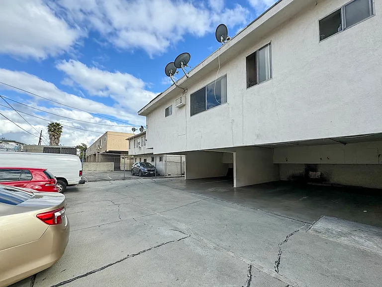 4641 La Mirada Ave #14 — Photo 15