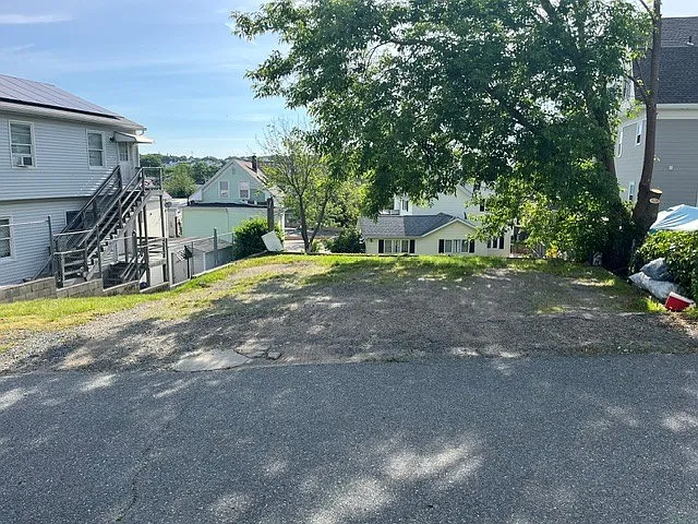120 Washington St #1 — Photo 16