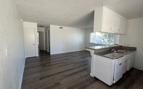 3rd image of 74 La Fresa Ct APT 4
