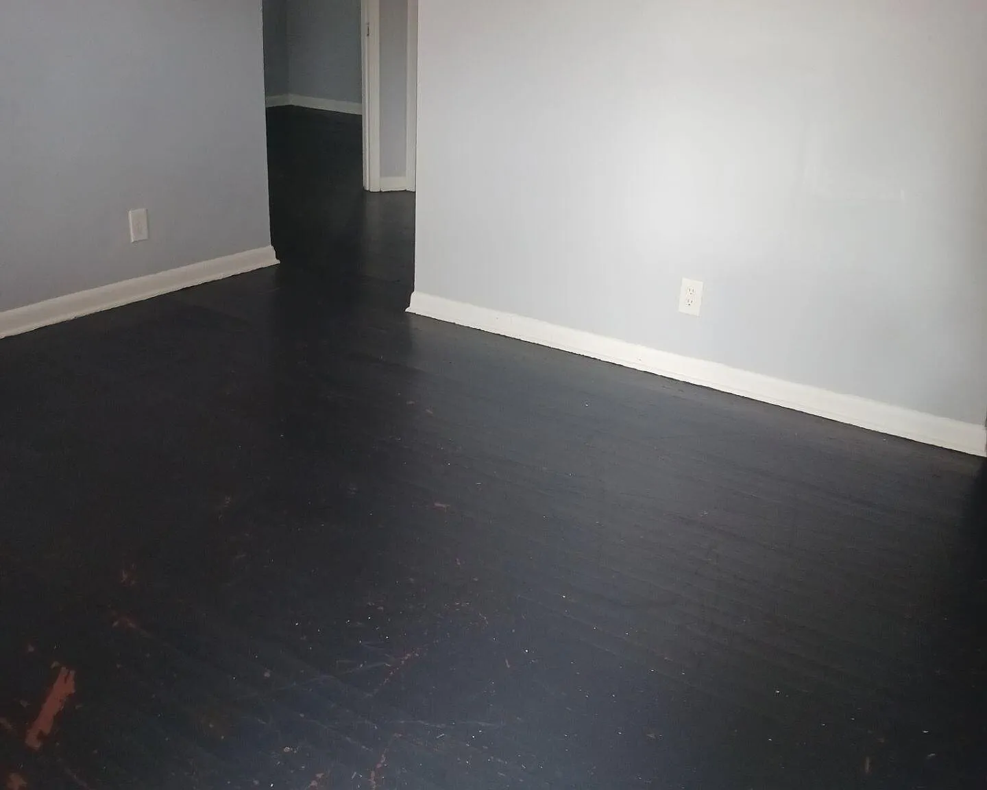2 bed, 1.0 bath, 2704 sqft, $745 — Photo 3