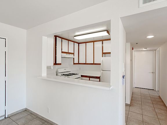 3rd image of 5541 Fulcher Ave APT 201