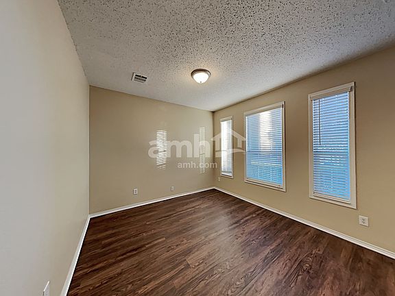 5th image of 10916 Fawn Valley Dr