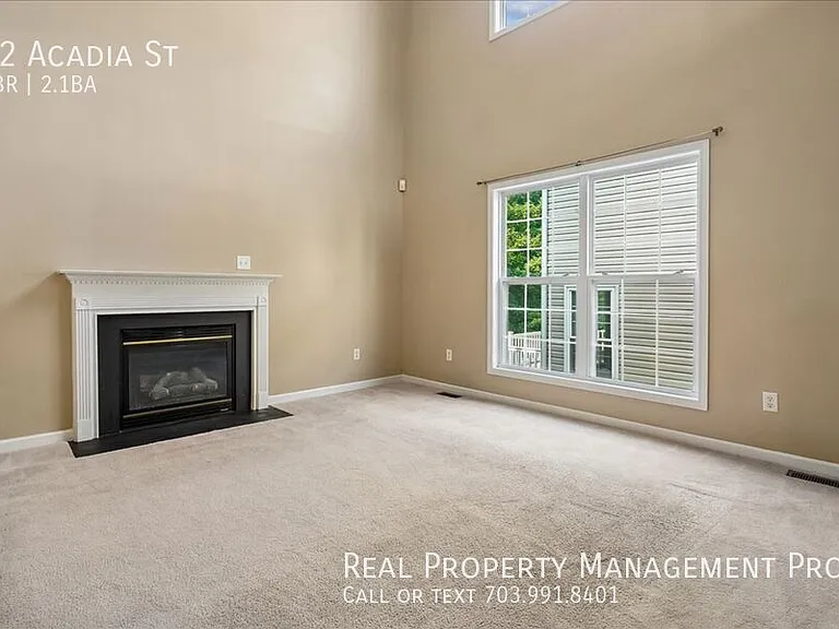 52 Acadia St — Photo 3