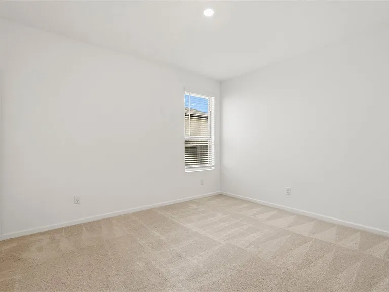 6407 Amberwood Dr — Photo 13