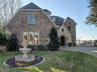 2 Victoria Cir, Rowlett, TX 75088