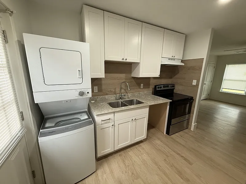 2 bed, 1.0 bath, 850 sqft, $895 — Photo 2