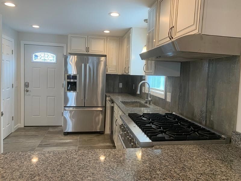 1st image of 249 Williams St #1