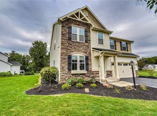 122 Tuscany Ln, Webster, NY 14580