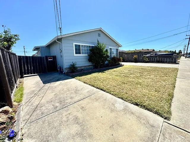 14136 Nassau Rd — Photo 2