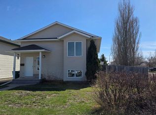 4 Saint James Blvd N, Lethbridge, AB T1H6M5