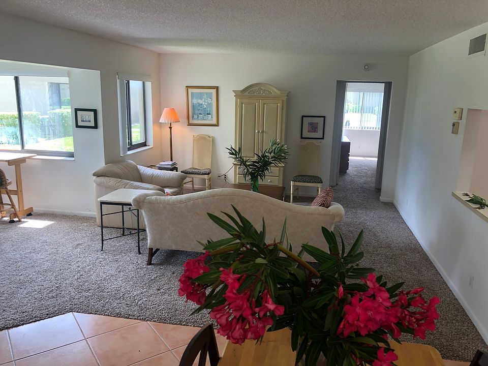 1st image of 517 Shady Pine Way APT C1
