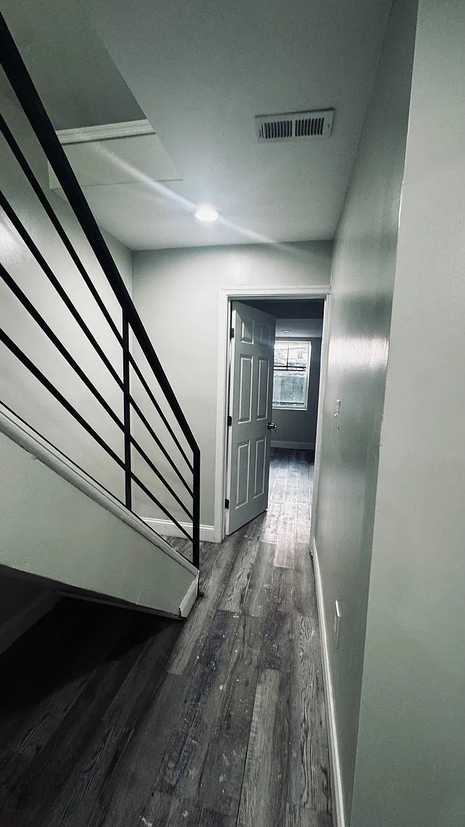 Building Photo - 228 S Edgewood St #1