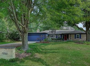 7050 N Crossway Rd, Fox Pt, WI 53217