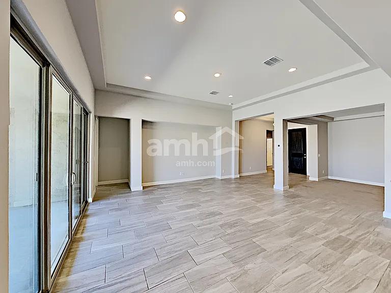 18240 W Thunderhill Pl — Photo 9