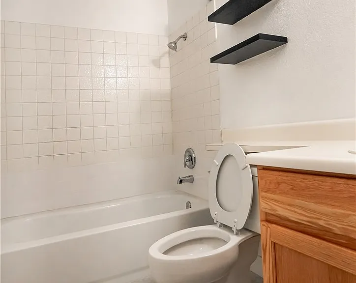 510 Elm Dr #106 — Photo 14