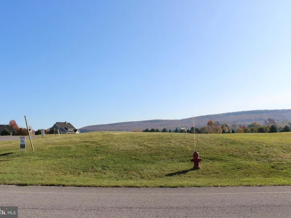 6184 Merion Dr, Fayetteville, PA 17222