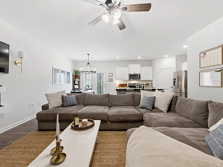 503 Stoneybrook Dr — Photo 8