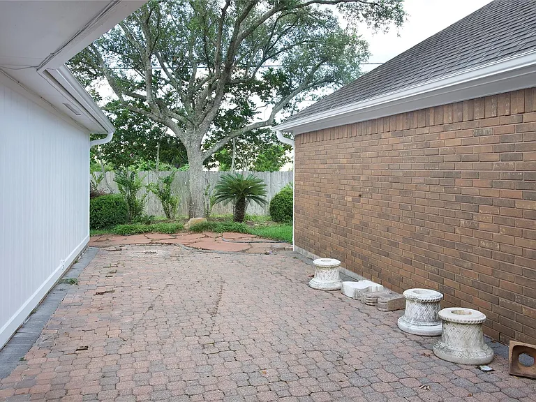 1839 Lake Winds Dr — Photo 5