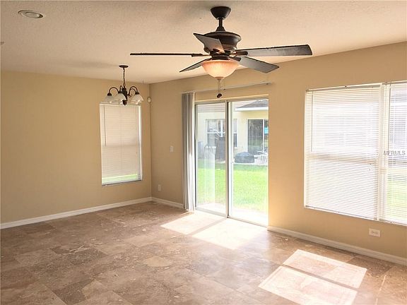 3rd image of 6961 Hawthorne Trace Ln