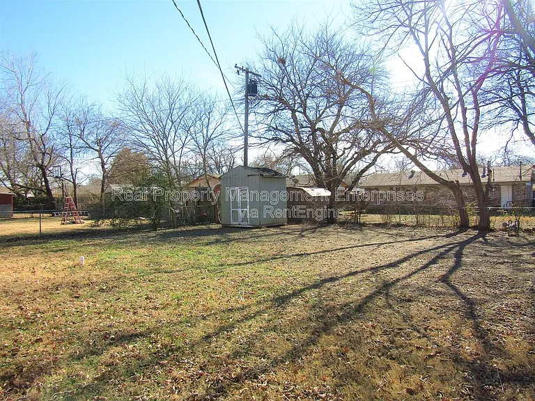 1214 Beaumont St — Photo 13
