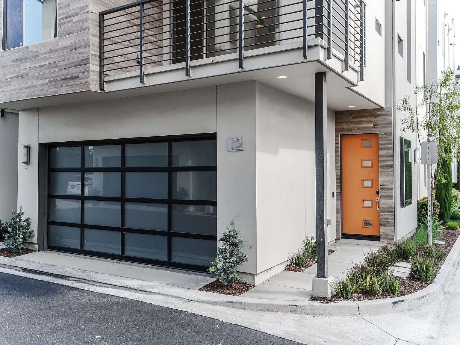 4 bed, 2229 sqft, $10,000 — Photo 3
