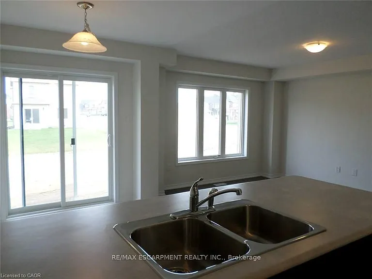 275 Powell Rd — Photo 7