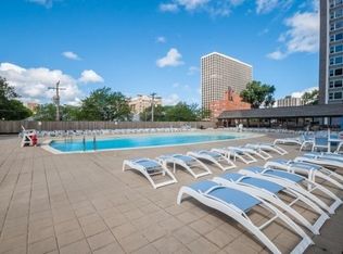 4250 N Sheridan Rd #1003, Chicago, IL 60613