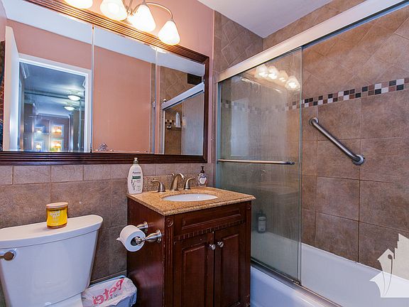 3rd image of 400 E Randolph St APT 1727