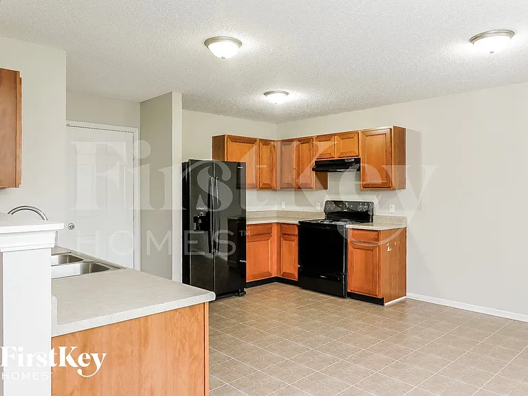 6140 Monteo Dr — Photo 6