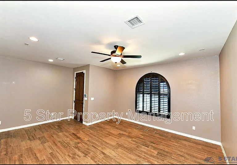 3741 Loma Adriana Dr — Photo 9